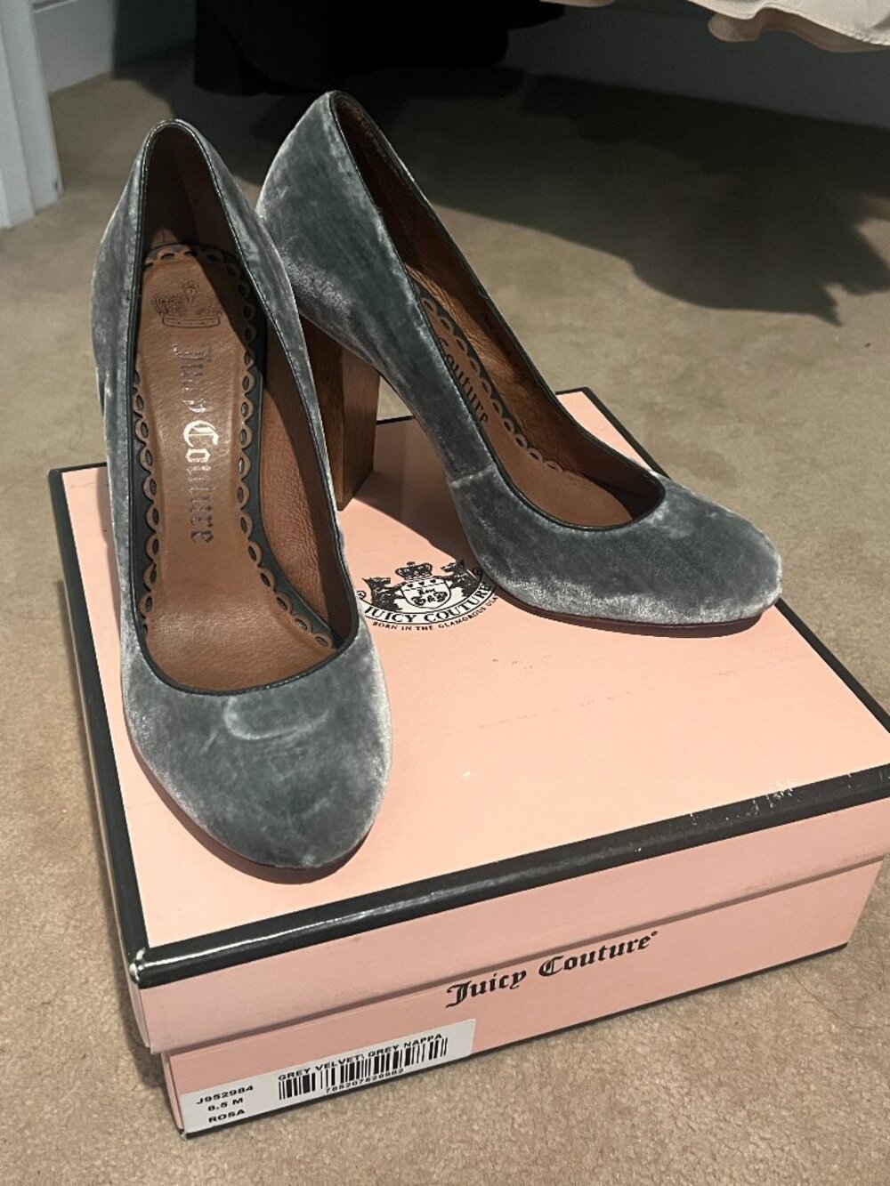 Juicy Couture Silver Velvet Pumps (J9529B4)